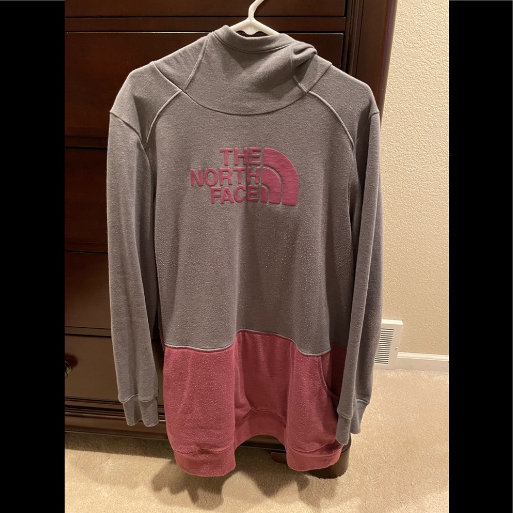 The North Face Hoodie 🔥